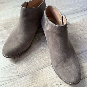 Vionic Taupe Leather Booties Size 8